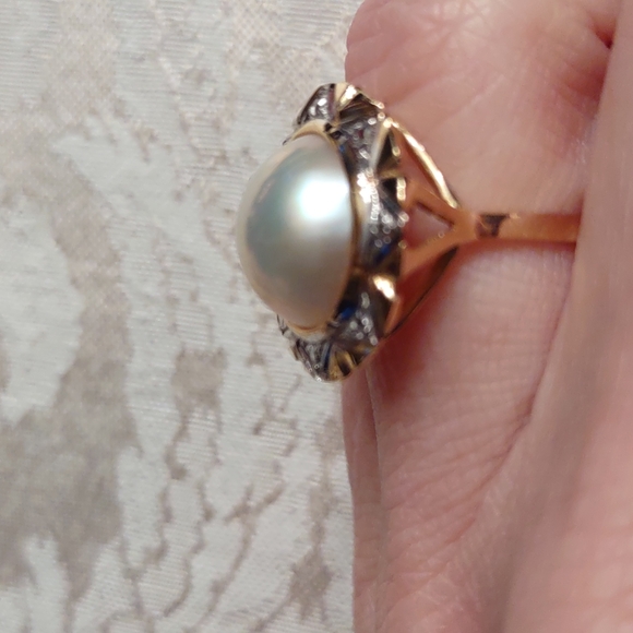 Mabe Pearl ring 14 karat yellow gold, accent diamonds - Picture 3 of 12